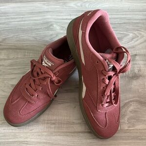 REEBOK pink sneakers